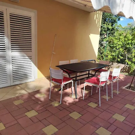 Mala Paklenica Apartment